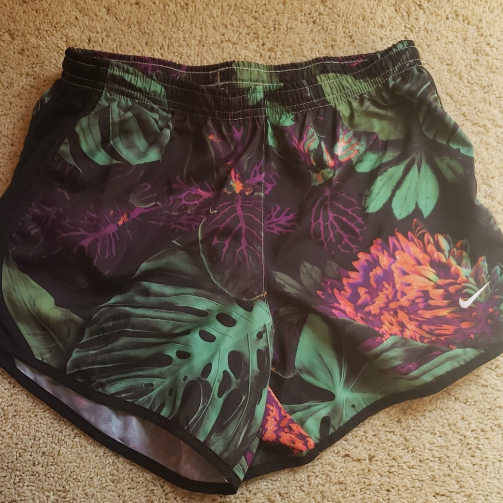 Nike Youth Girl's Shorts Sz L